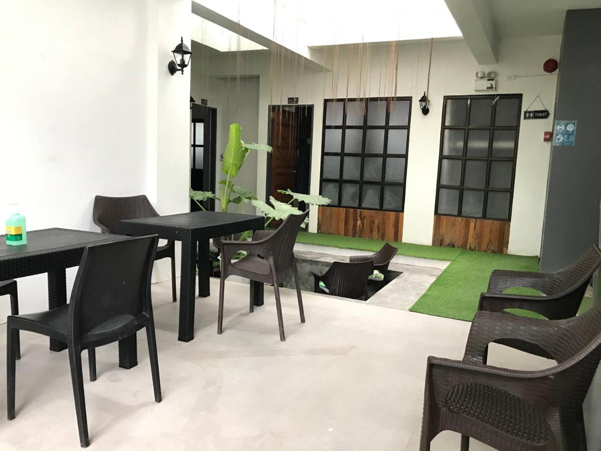 Avisala Hostel Coron Exterior photo